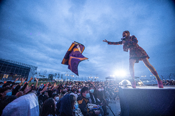 後台開欄位,讓客戶填寫圖片名稱,限150字